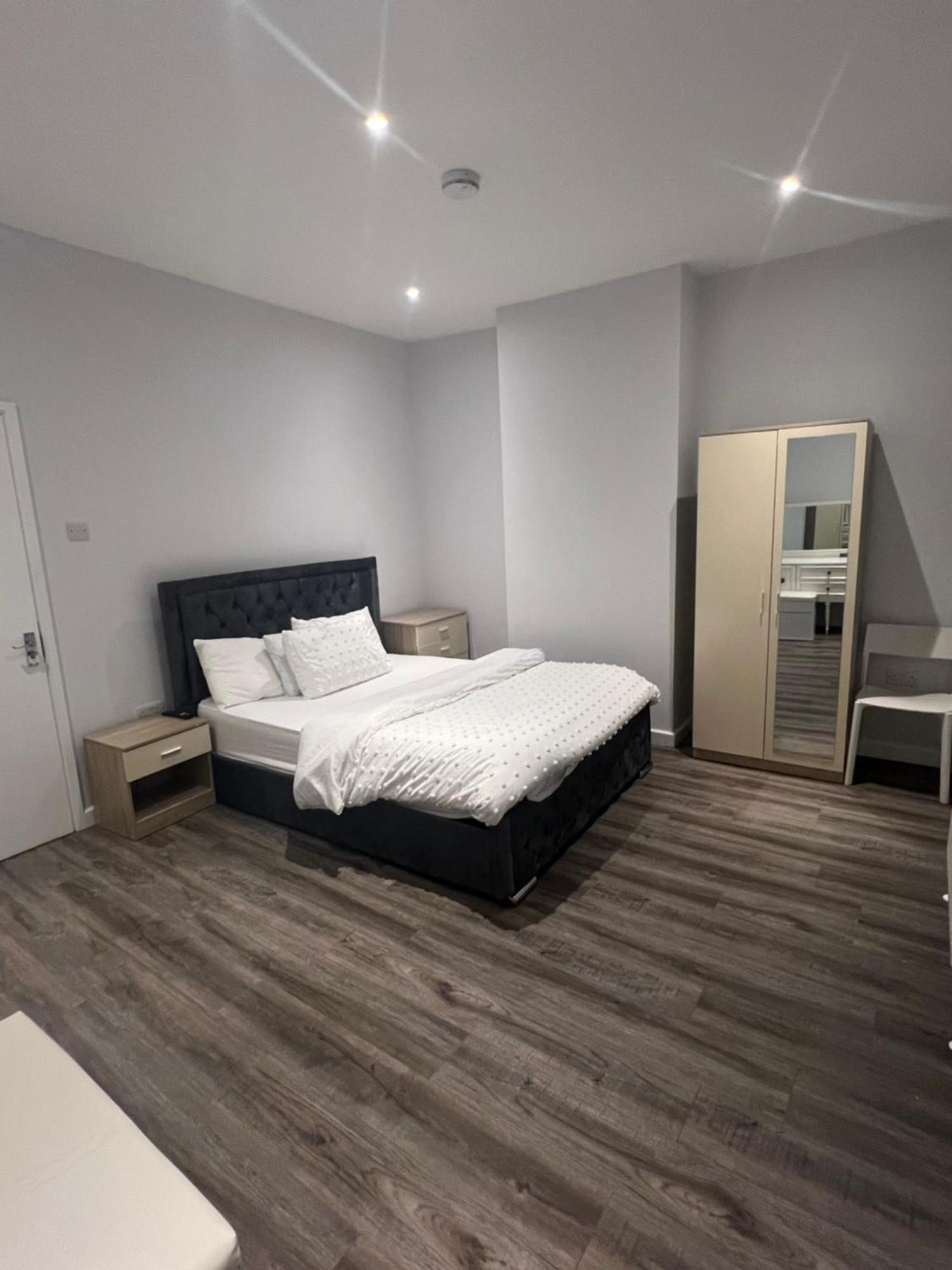 Spencer Bridge Rooms By Afl Northampton Luaran gambar